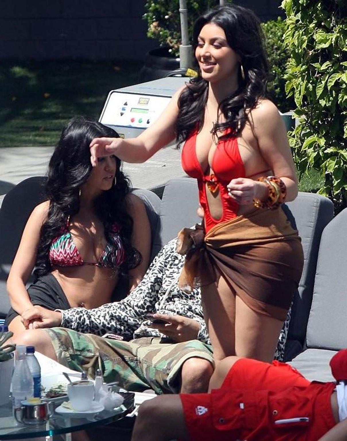 16P Kim Kardashian looking fucking hot and sexy on unseen yet private photos