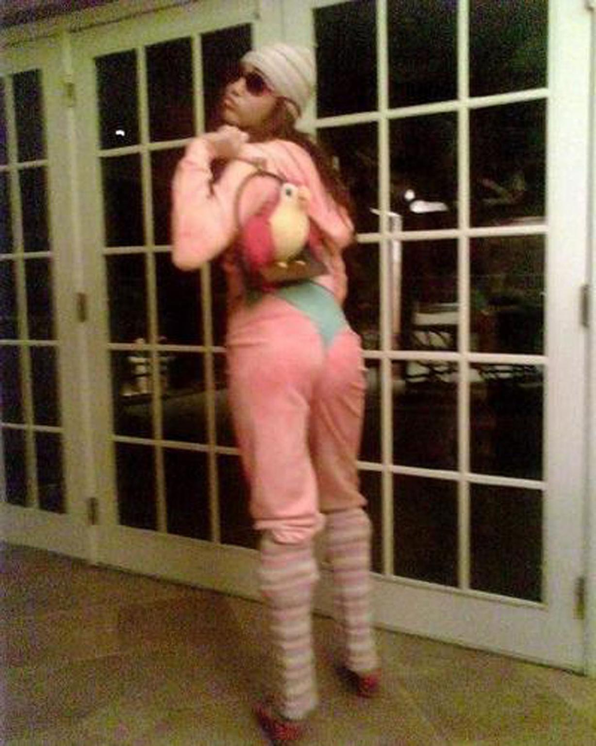 16P Miley Cyrus looking fucking hot and sexy on her private photos