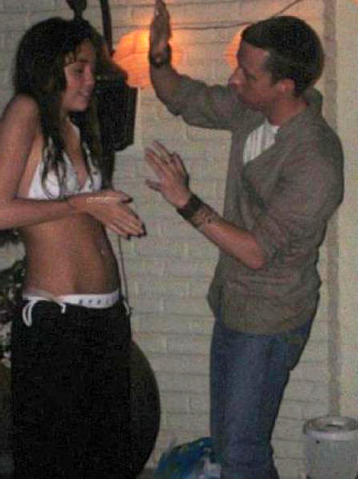 16P Miley Cyrus looking very sexy and hot in her new private photos