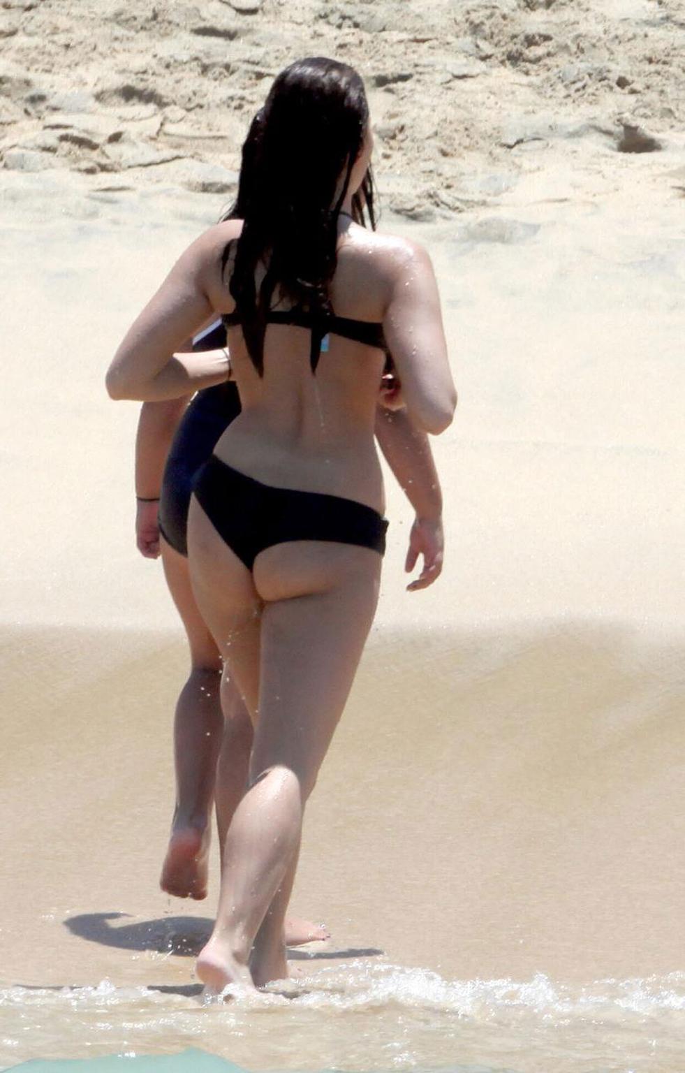 16P Demi Lovato looking very sexy in her new lesbian private photos