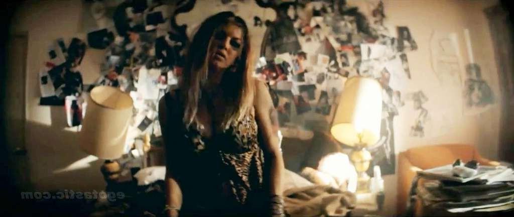 10P Stacy Fergie Ferguson exposing her great ass in thong in video spot