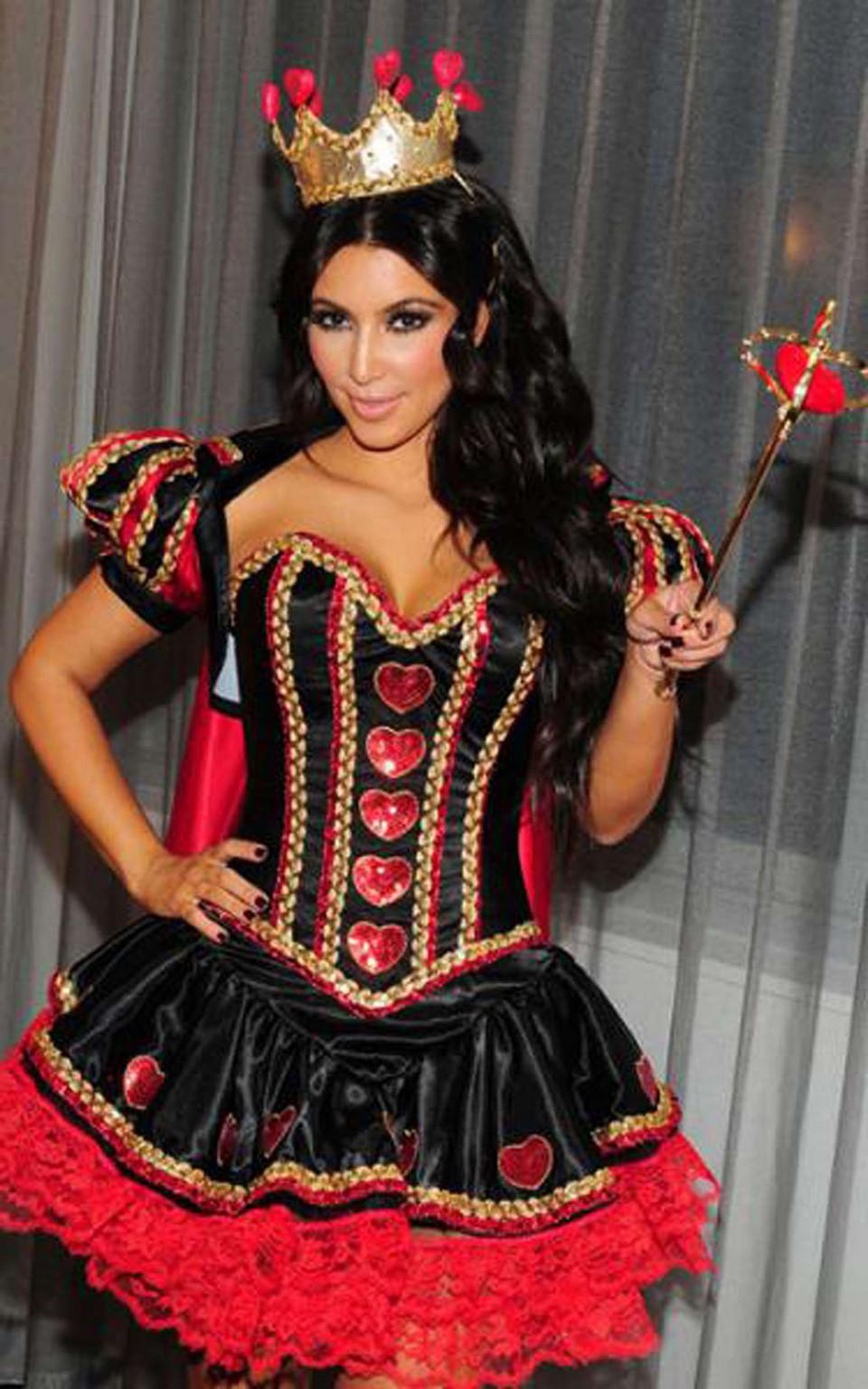 16P Kim Kardashian looking very sexy on yet unseen private photos