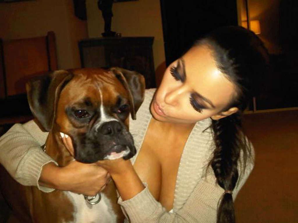 16P Kim Kardashian looking very sexy on yet unseen private photos