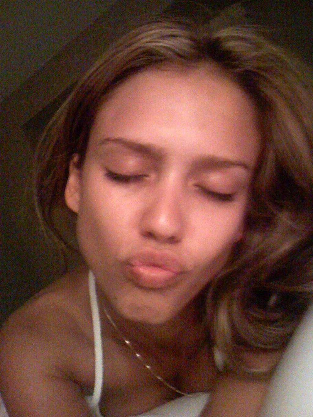 10P Jessica Alba exposing her nice big tits in leaked private nude pictures from cel