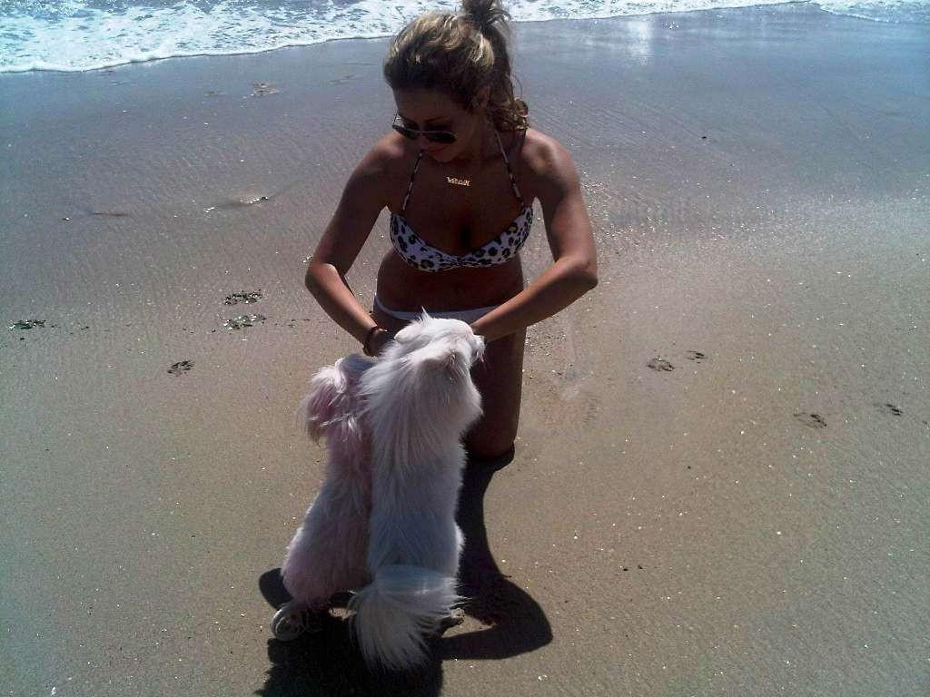 10P Aubrey O'Day exposing her nice big boobs and great ass in thong in personal pict