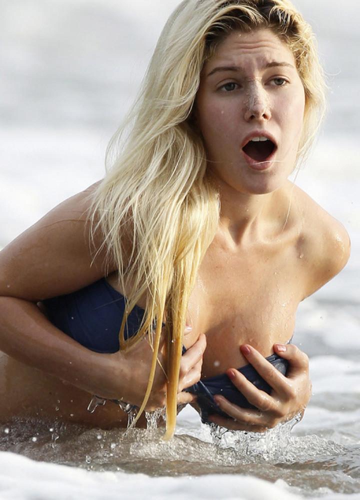 15P Heidi Montag in bikini holding her big boobs