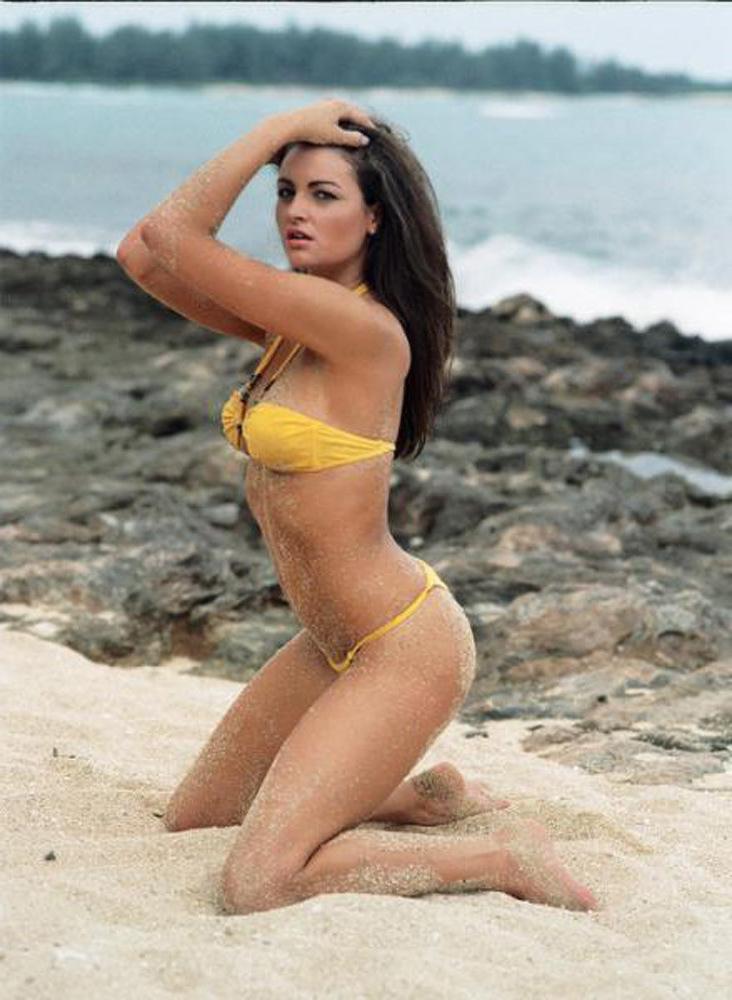 16P Maria Kanellis sweet sexy body in little bikini
