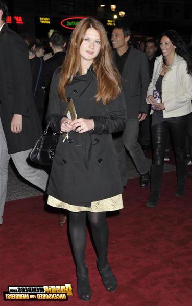 15P Bonnie Wright posing sexy and slutty in glamorous and paparazzi photos
