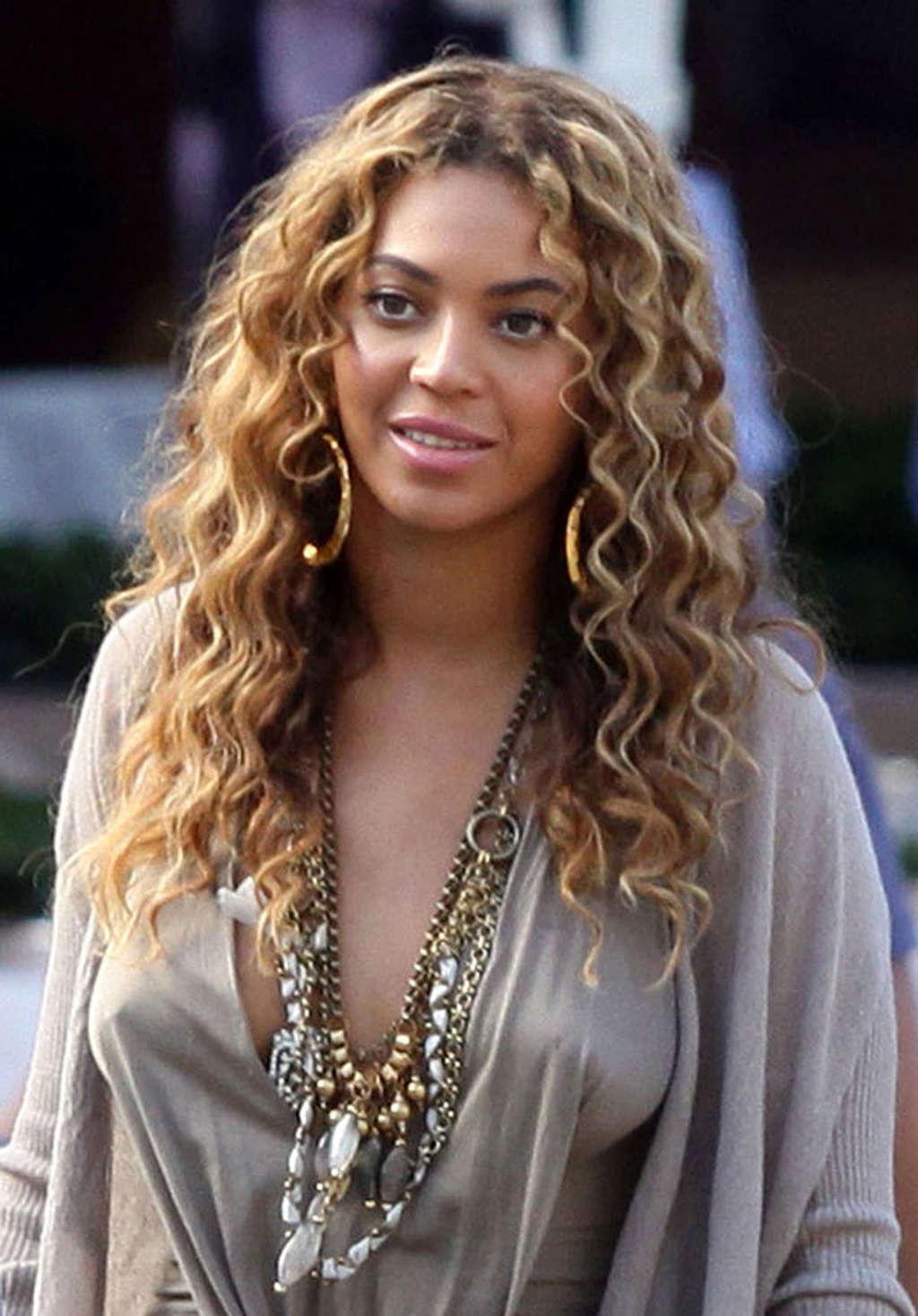 16P Beyonce Knowles exposing her fucking sexy body and hot ass in thong