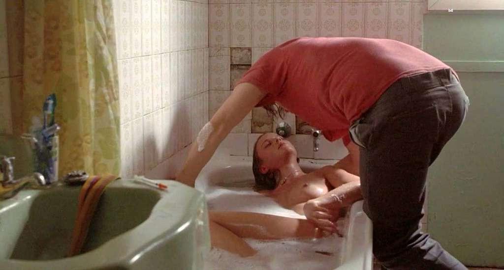 10P Abbie Cornish exposing her nice big tits and with guy nude in bathroom