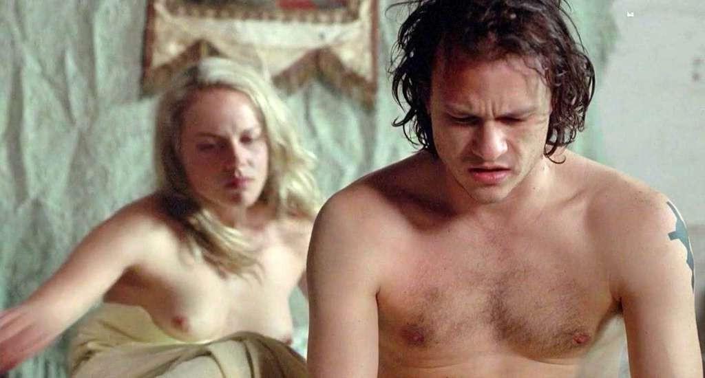10P Abbie Cornish exposing her nice big tits and with guy nude in bathroom