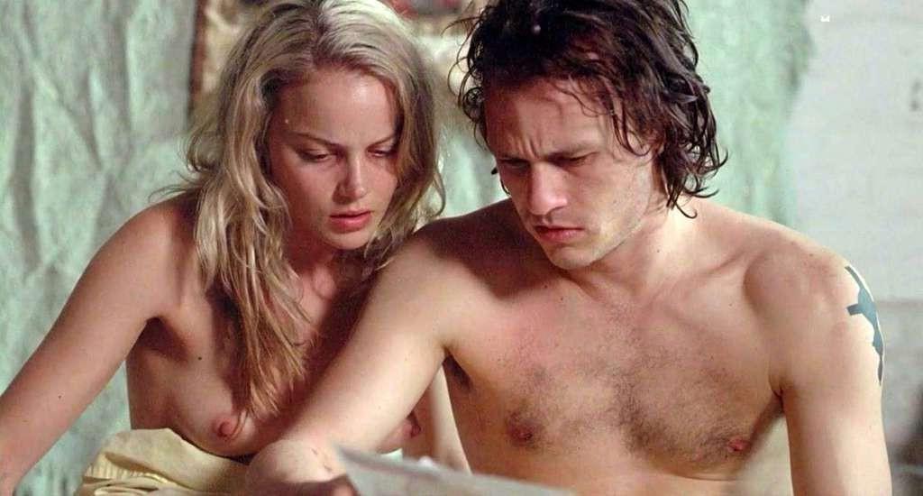 10P Abbie Cornish exposing her nice big tits and with guy nude in bathroom