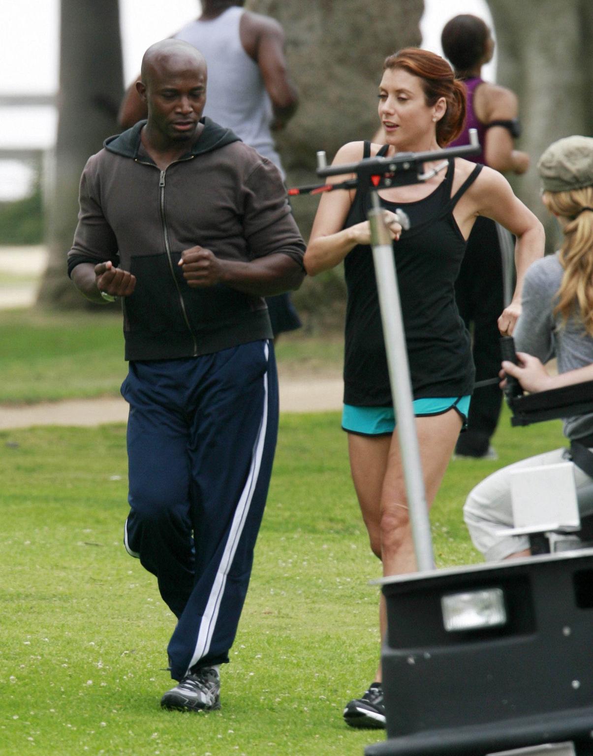 16P Kate Walsh leggy wearing workout gear on the set of 'Private Practice' in Santa 