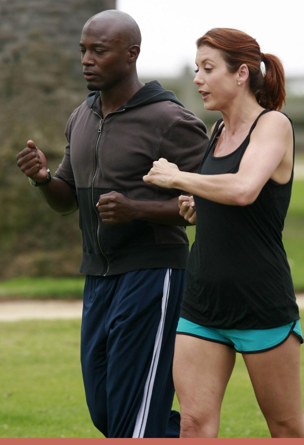 16P Kate Walsh leggy wearing workout gear on the set of 'Private Practice' in Santa 
