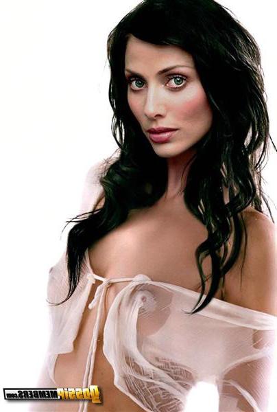 9P Natalie Imbruglia naked and feeling naughty in fantasy pictures