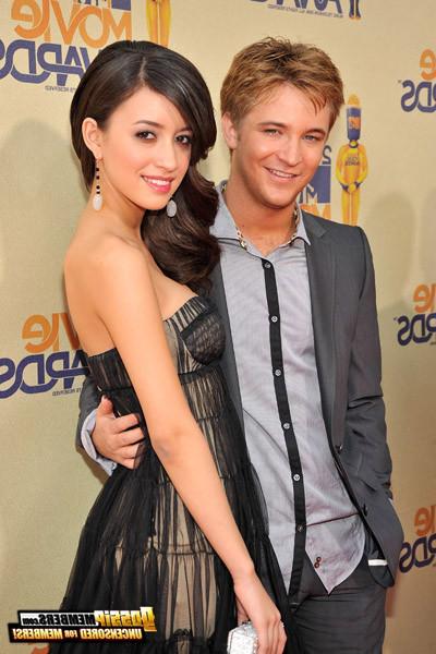 15P Twilight star Christian Serratos sexy and glamourous upskirt photos