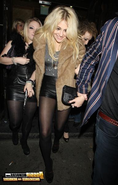 15P Pixie Lott posing sexy and slutty in glamorous and paparazzi photos