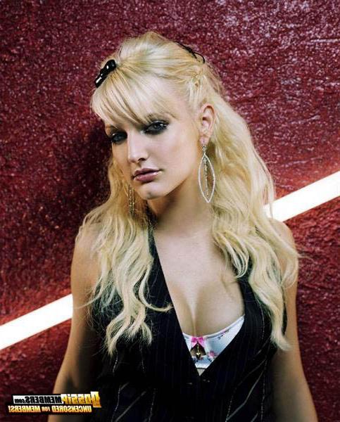 15P Ashlee Simpon posing sexy and slutty in glamorous and paparazzi photos