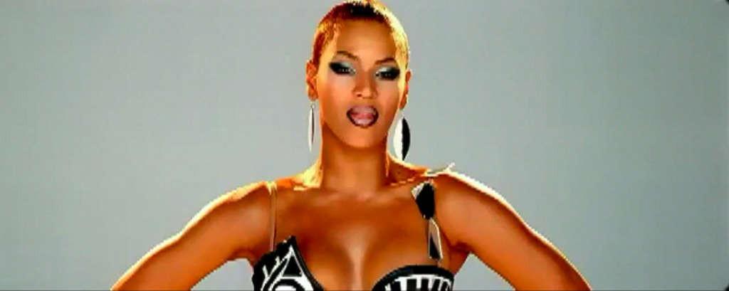 10P Beyonce Knowles looking very sexy and leggy in video spot