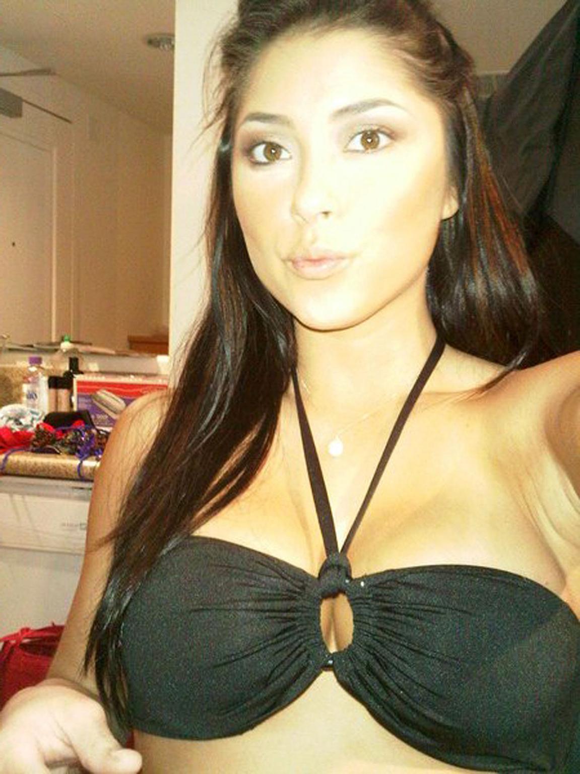16P Arianny Celeste looking very hot and sexy on her private photos
