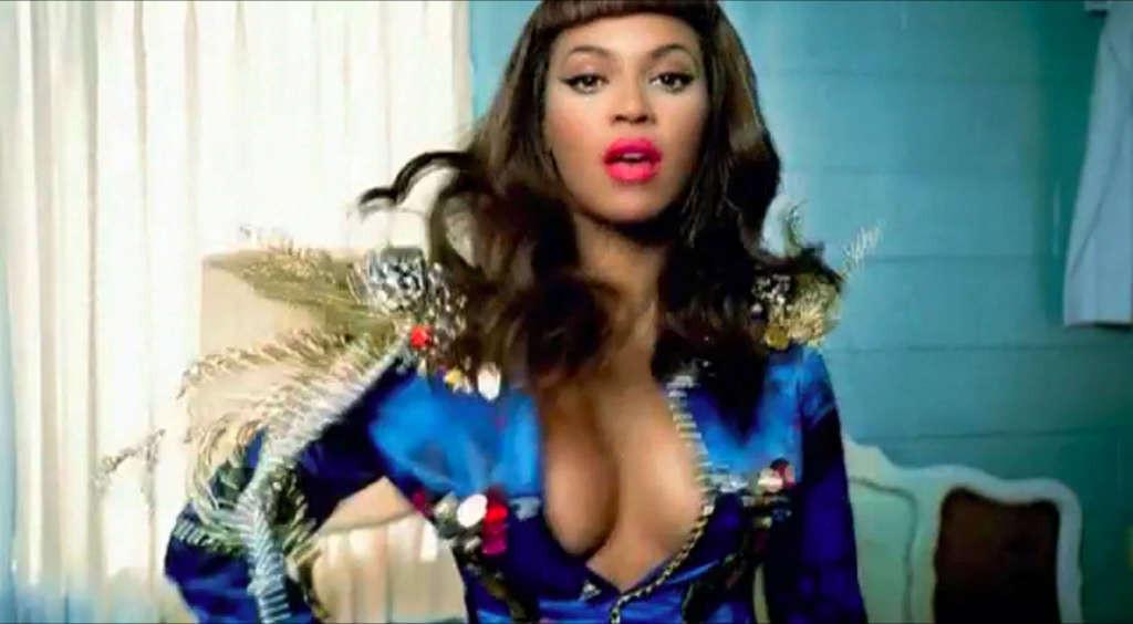 16P Beyonce Knowles looking sexy with Lady Gaga in video spot