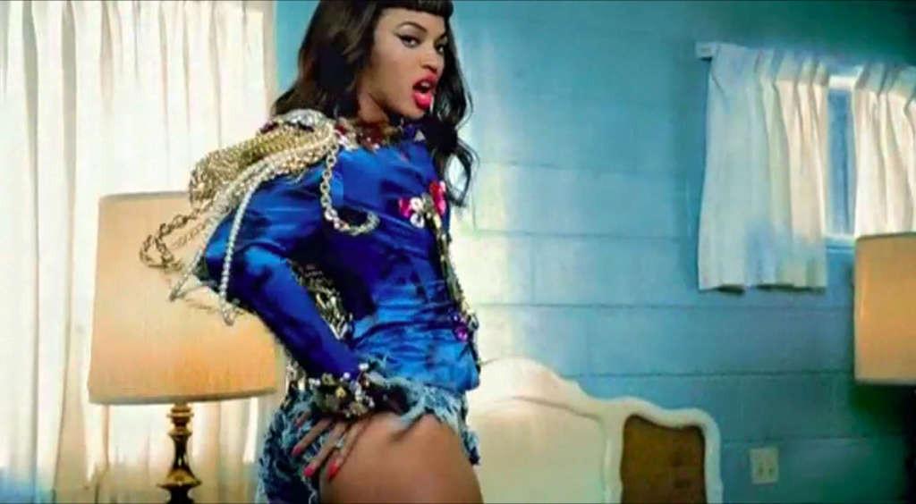 16P Beyonce Knowles looking sexy with Lady Gaga in video spot