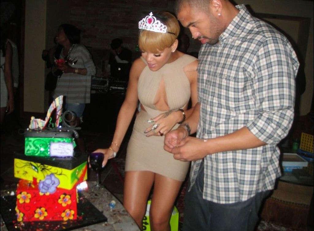 16P Rihanna very leggy in mini skirt on some private party and topless