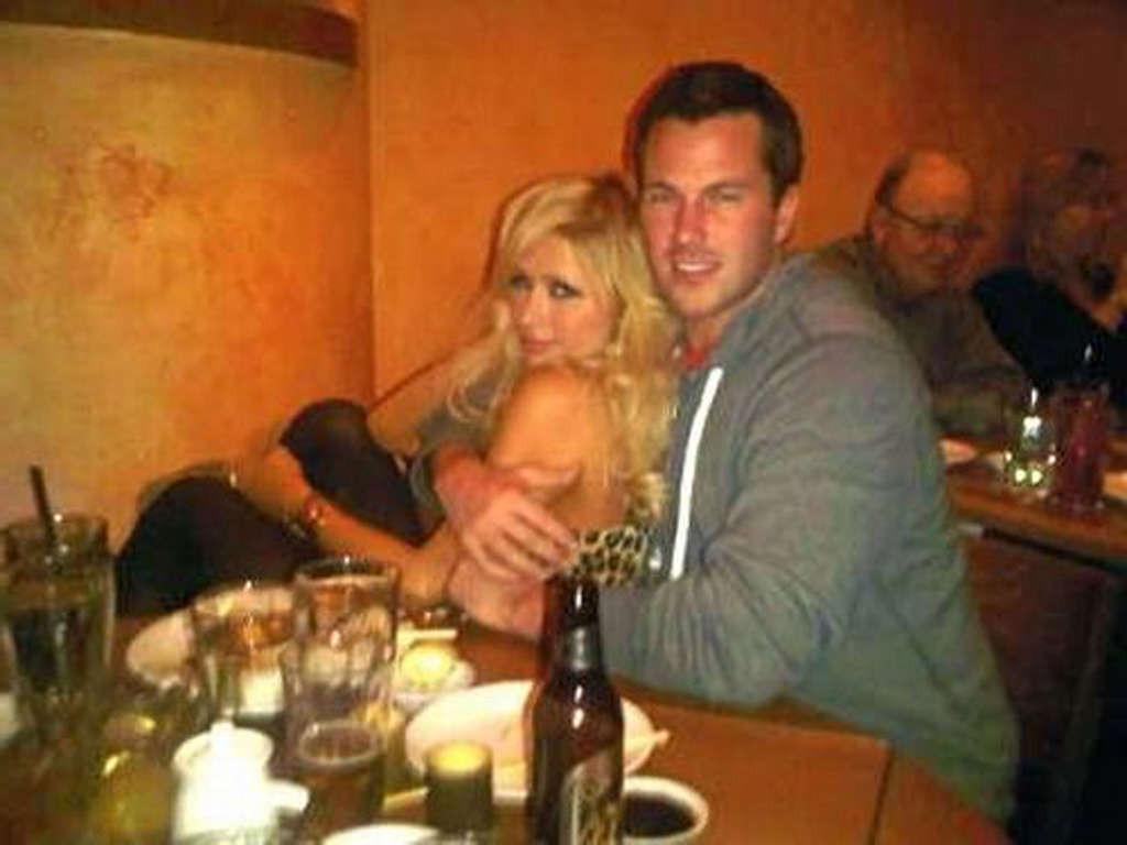 16P Paris Hilton looking very sexy and hot on her private photos