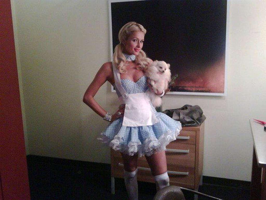 16P Paris Hilton looking very sexy and hot on her private photos