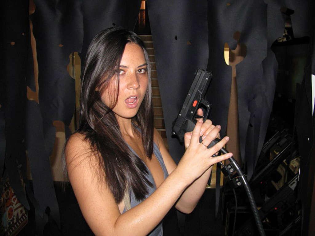 16P Olivia Munn looking sexy and hot on her private photos