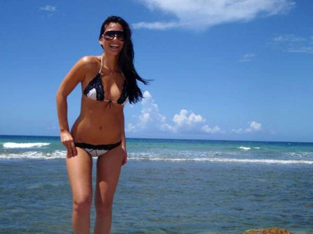 16P Olivia Munn looking hot and nice on her private sexy photos