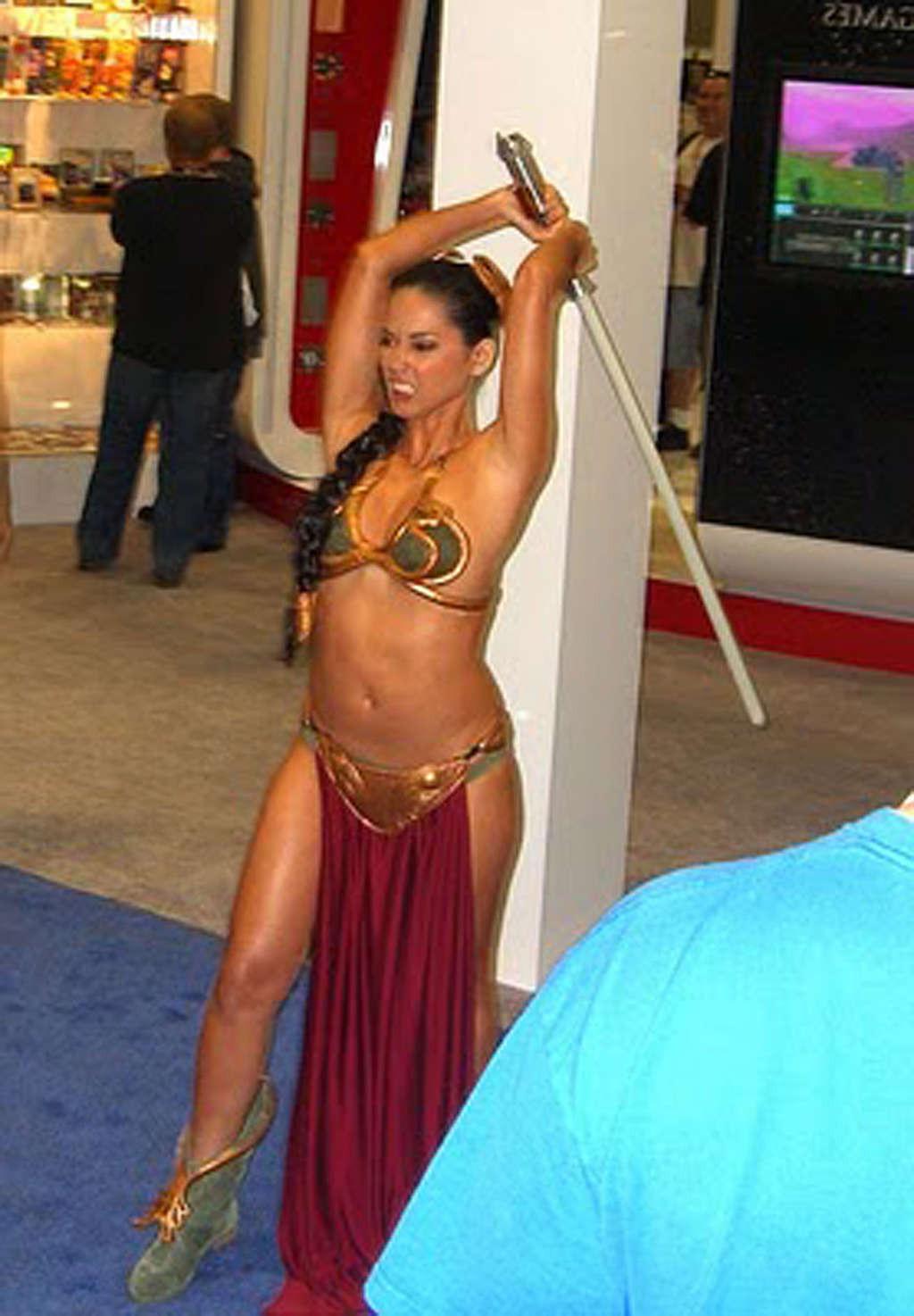 16P Olivia Munn looking hot and nice on her private sexy photos