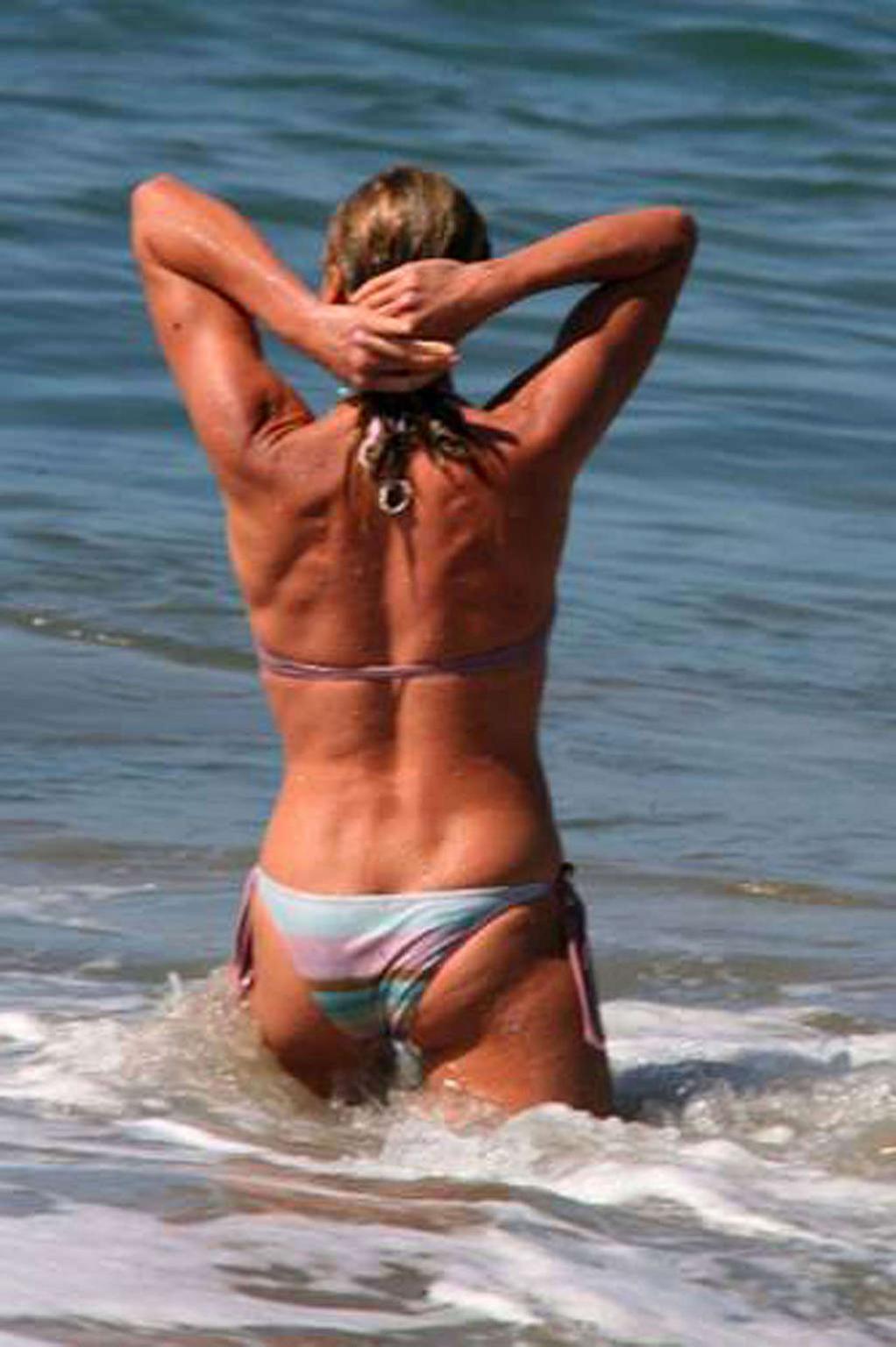 16P Cameron Diaz showing sexy ass in thong and enjoying on beach in topless
