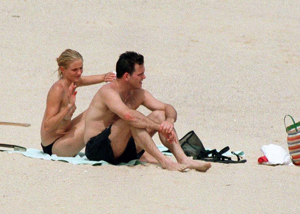 10P Cameron Diaz exposing her nice tits on beach and ass in green thong paparazzi pi
