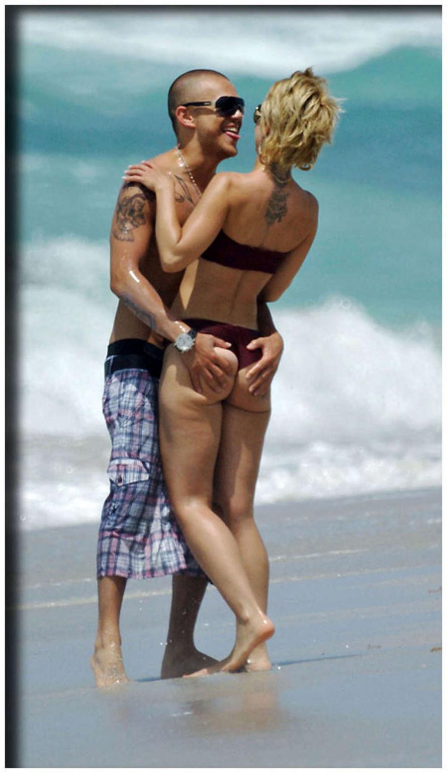 16P Mena Suvari enjoying on beach in topless and showing sexy ass in thong