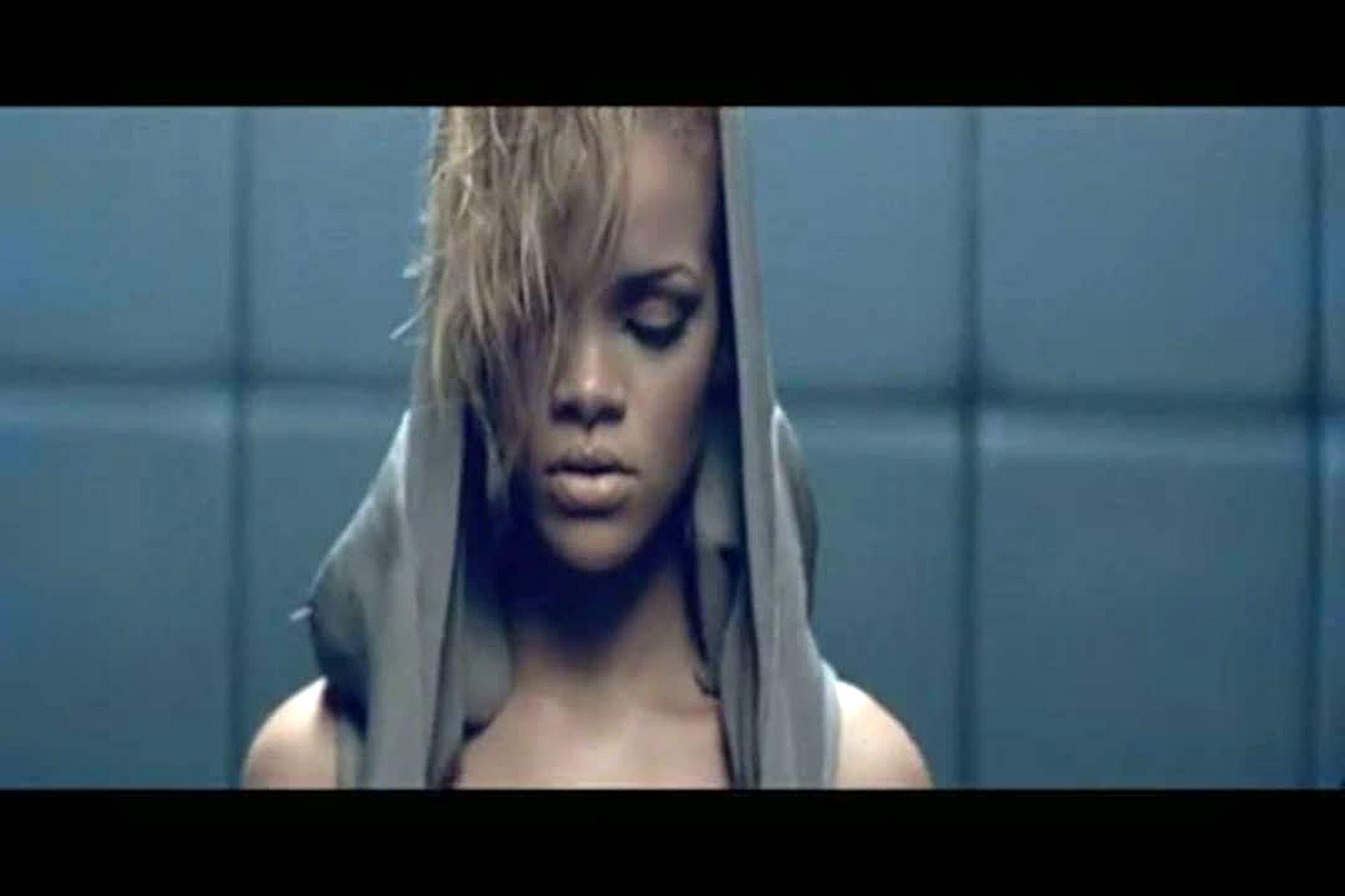 16P Rihanna looking hot and sexy in caps from her last video spot