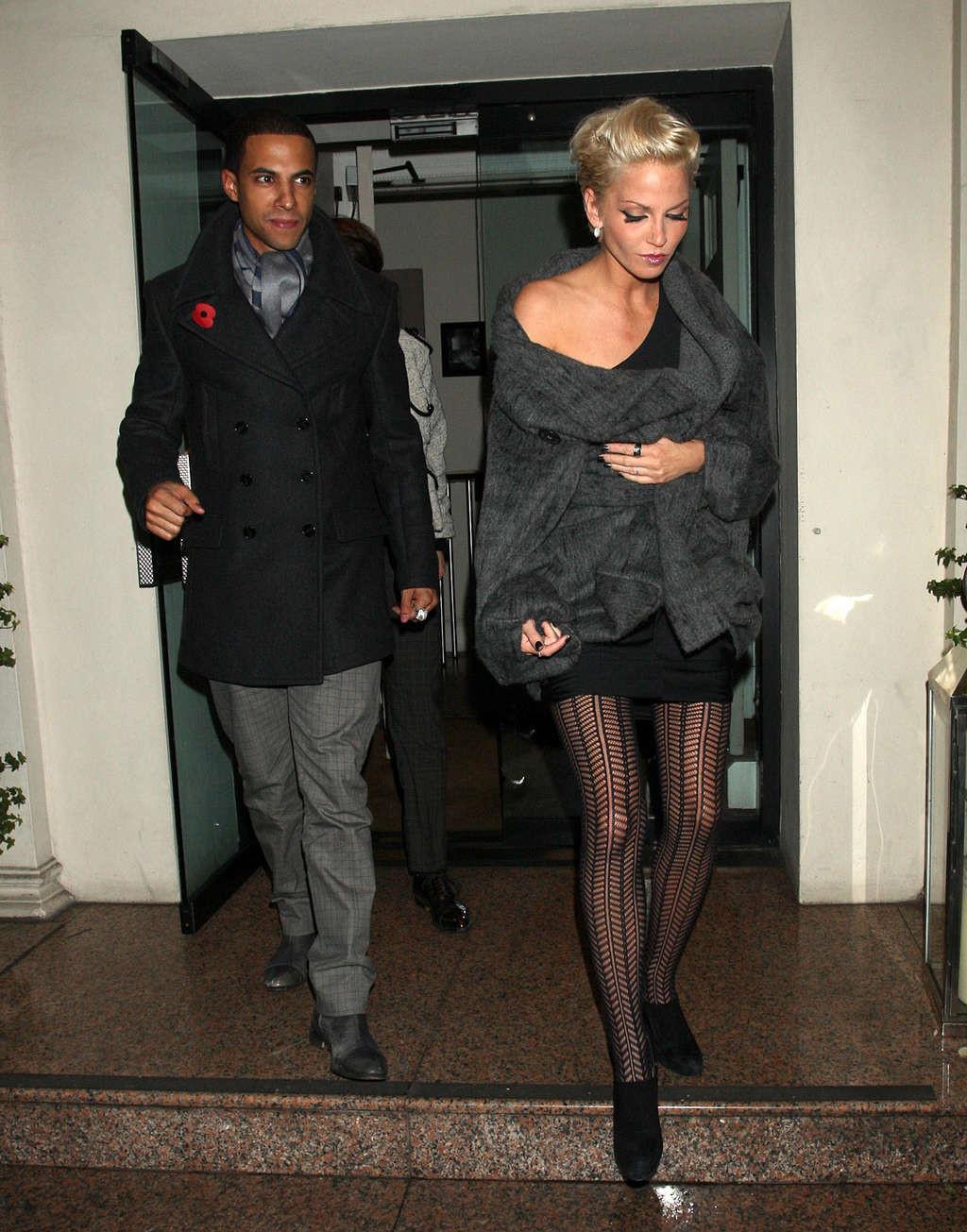 16P Sarah Harding exposing her ass in thong on beach and upskirt