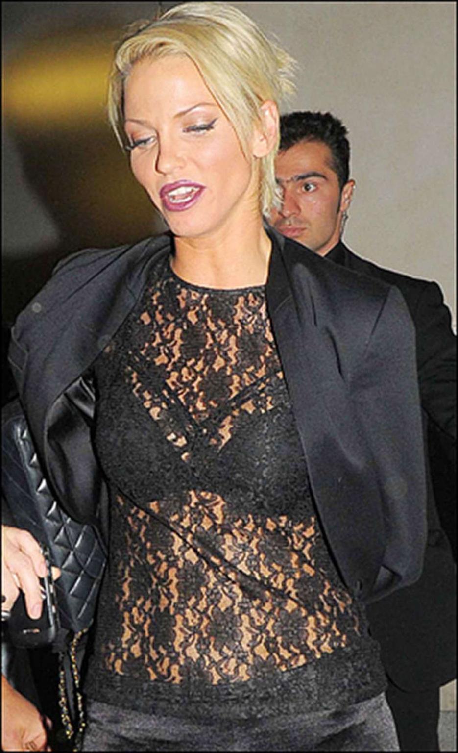 10P Sarah Harding exposing her nice ass in thong on beach and in shorts paparazzi pi