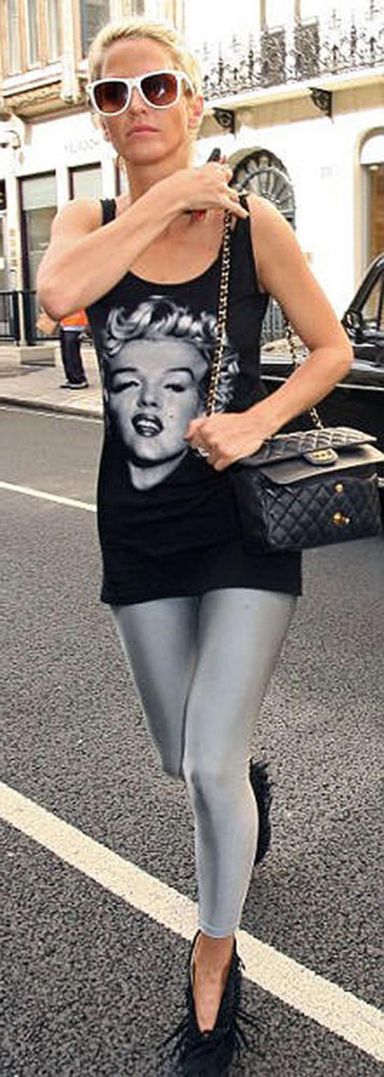 10P Sarah Harding exposing her nice ass in thong on beach and in shorts paparazzi pi
