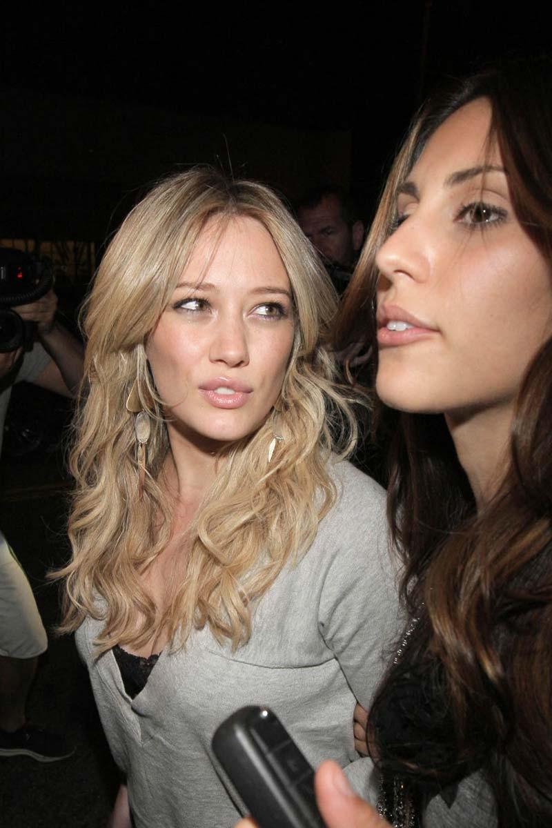 15P Hilary Duff paparazzi caught her in bikini
