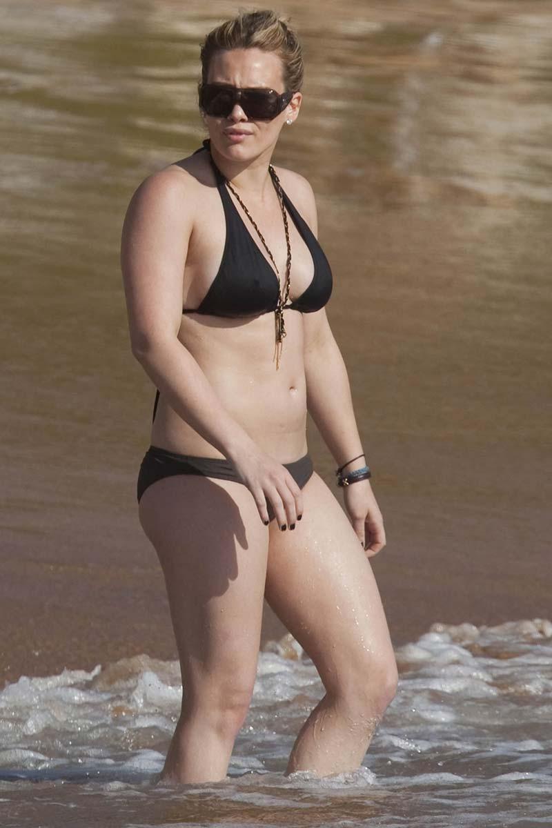 15P Hilary Duff paparazzi caught her in bikini