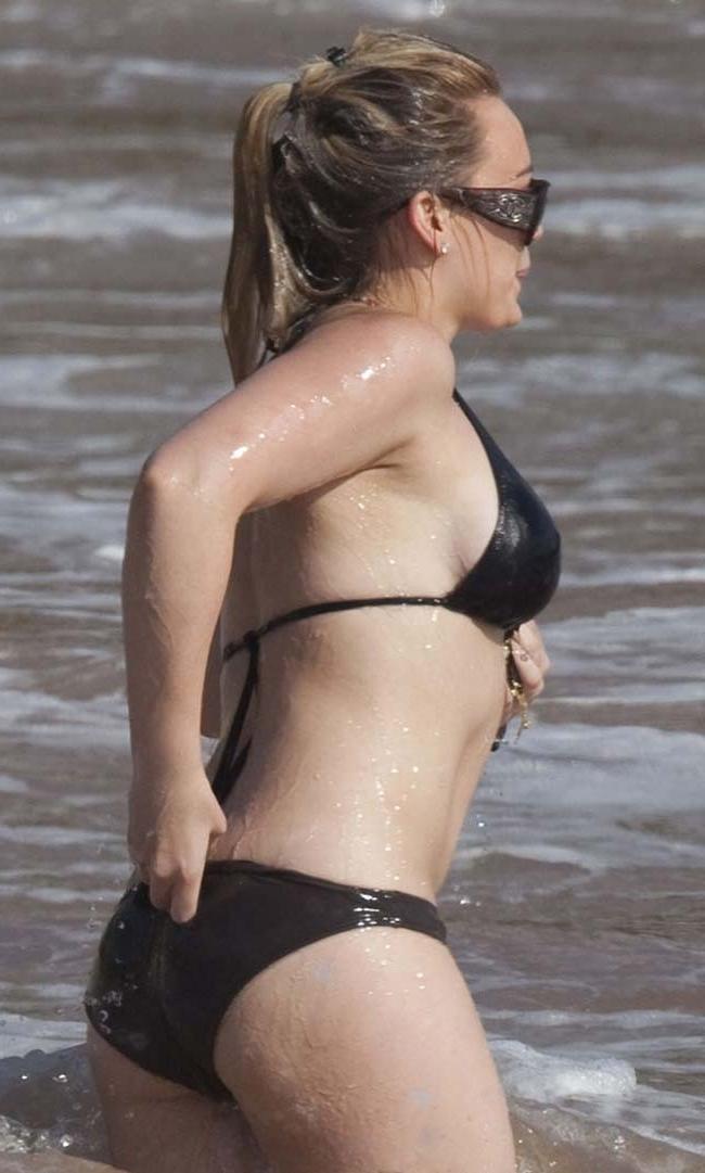15P Hilary Duff paparazzi caught her in bikini