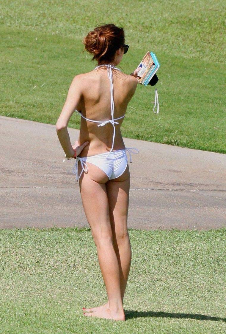 15P Lindsay Lohan seriously hot boobs in sexy bikini
