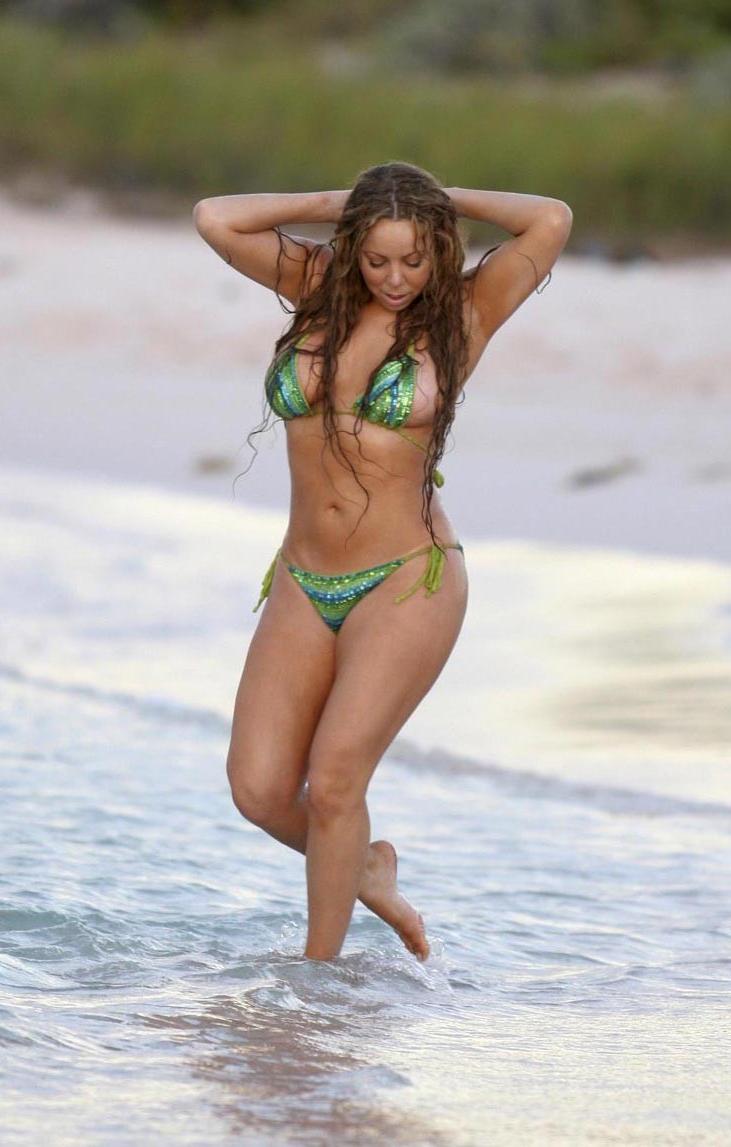 15P Mariah Carey paparazzi caught her ass in bikini