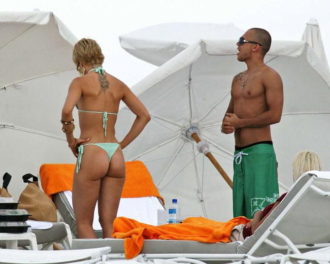 15P Mena Suvari amazing ass in thong and nude topless