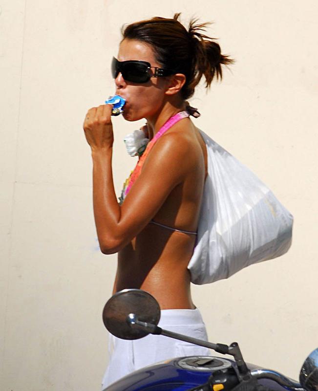 15P Celebrity Eva Longoria shows sexy ass in orange bikini