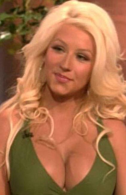 20P Celebrity Christina Aguilera great cleavage and nude in bathroom