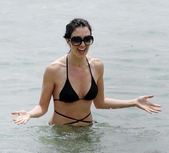 16P Paz Vega showing her nice tits and posing sexy in thong