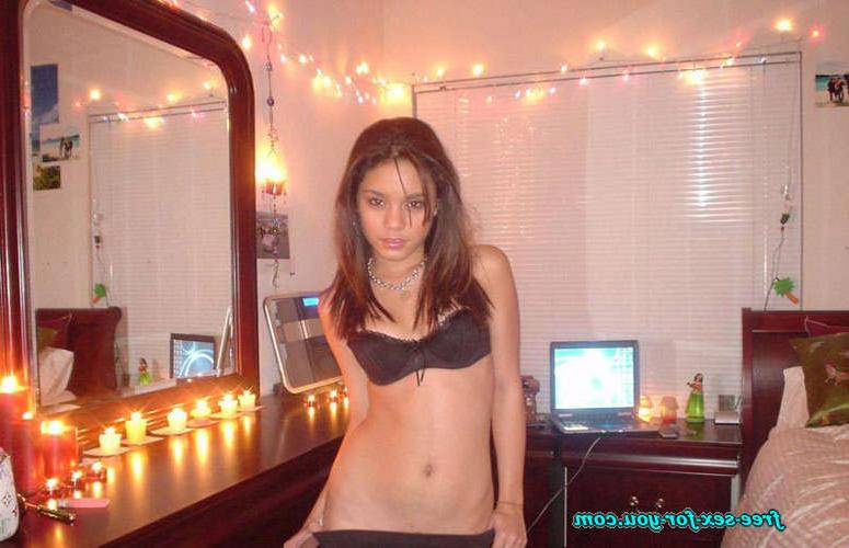 16P Vanessa Hudgens show tits and hairy pussy on private pictures