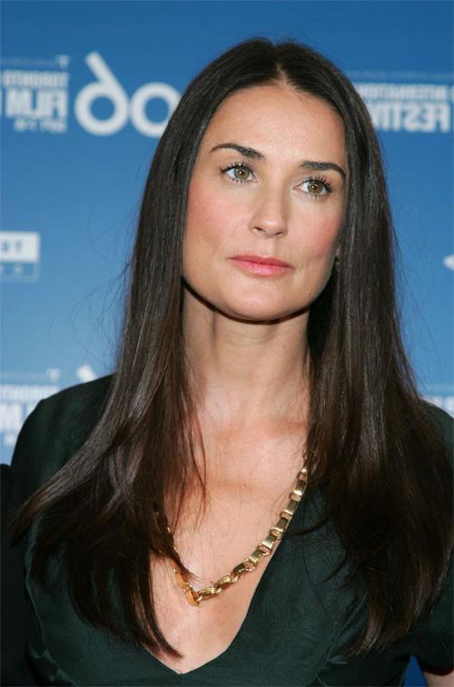16P Demi Moore showing her tits and gets fucked hard in bathroom